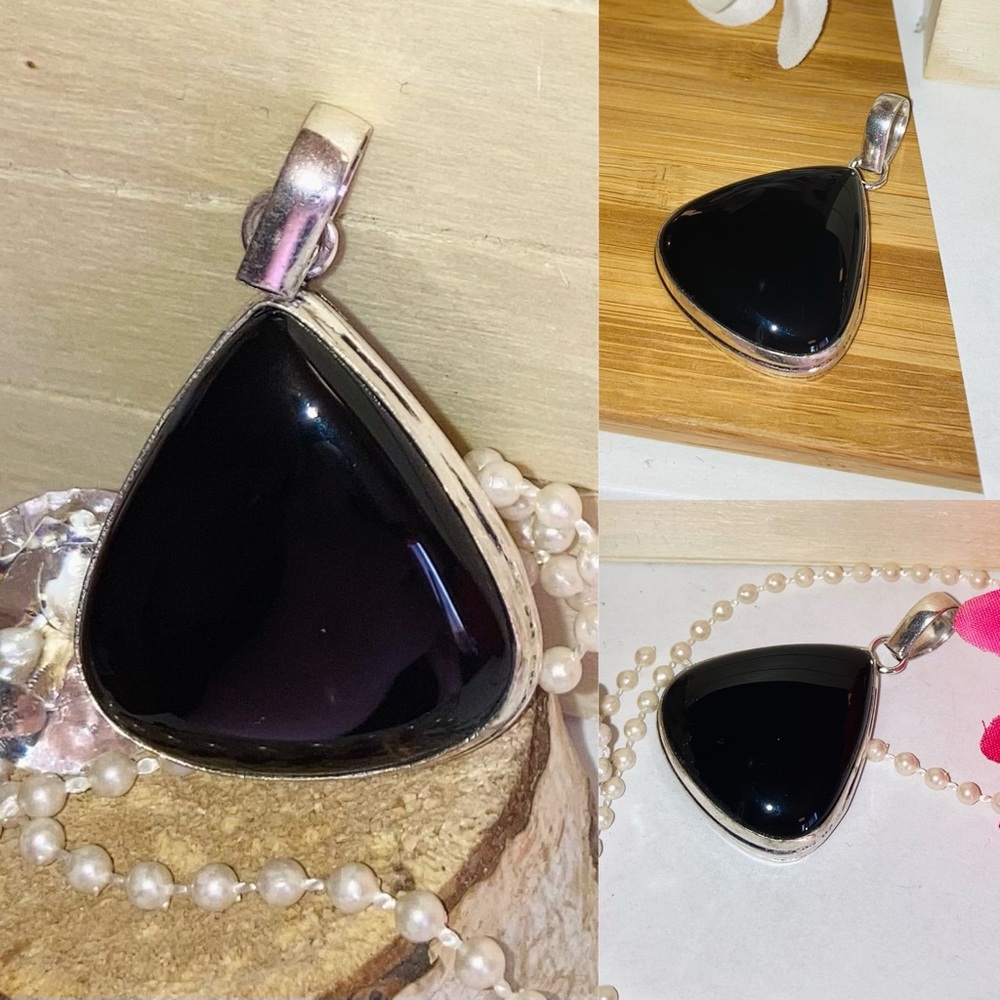 Triangle Pendant Necklace-onyx - Picture 2 of 5